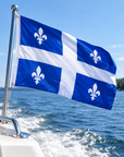 Petit drapeau du Québec pour bateau 30 × 45 cm, fabriqué au Québec